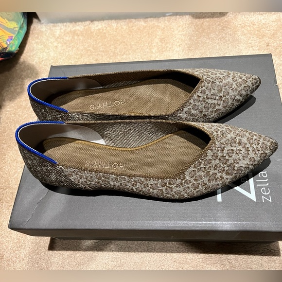 Rothy’s original point leopard print - Picture 2 of 3